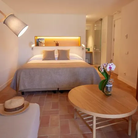 Liret Hotel