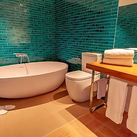 Liret Hotel